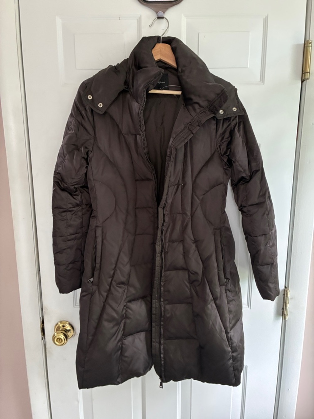 Express Women’s Long Puffer Coat - Dark gray/black down fill
